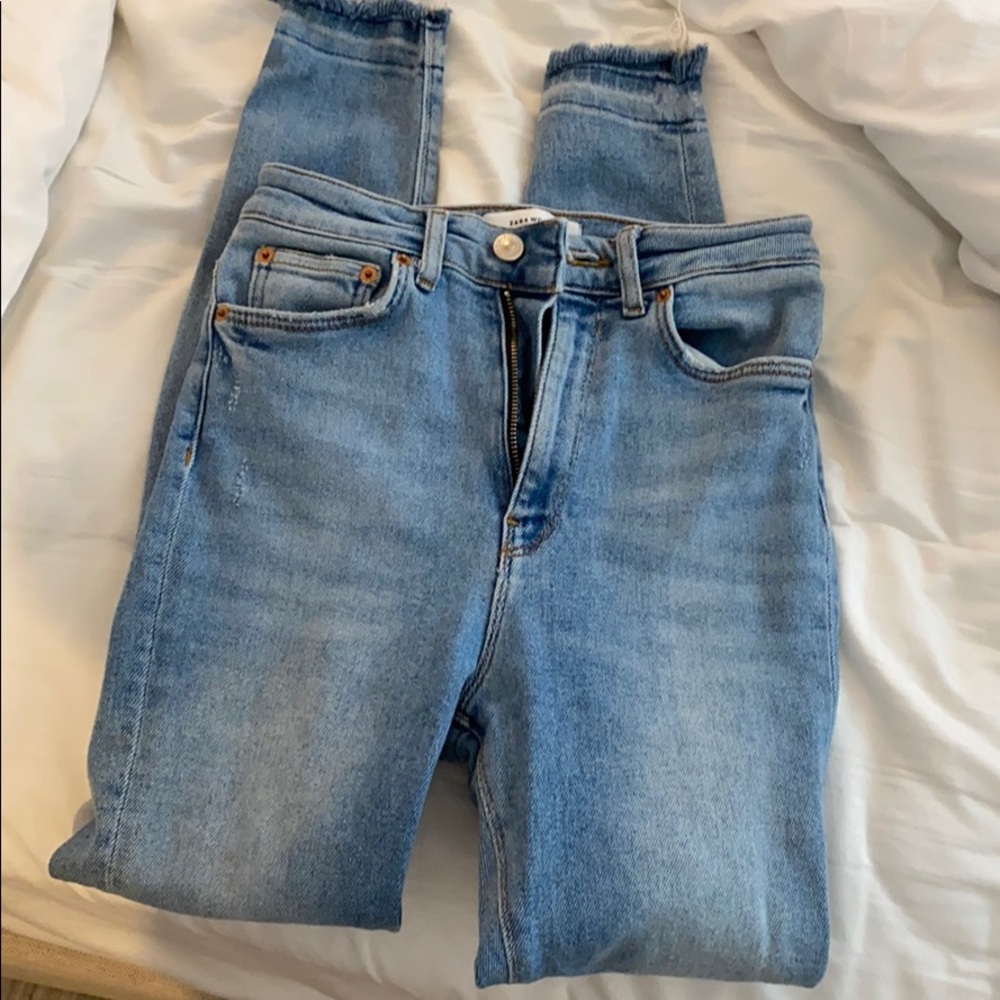 Amazing fit Zara size US 4 high waist jean